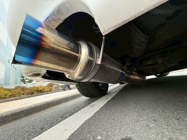 スカイライン GT-R 社外マフラー エアクリ BLTZ車高調 ナルディステアリング インパネカーボンパネル レカロセミバケ RAYSホイール18インチ(75枚目)