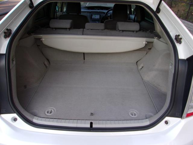 プリウス Sツーリングセレクション 純正ナビ・バックモニター(10枚目)