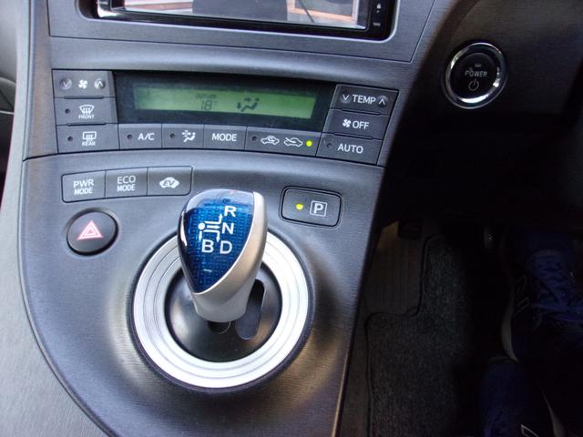 プリウス Sツーリングセレクション 純正ナビ・バックモニター(13枚目)