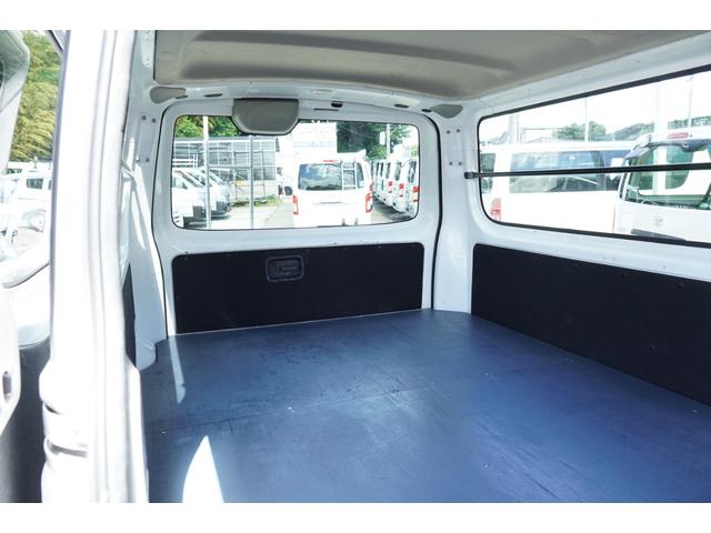 ＮＶ３５０キャラバンバン ロングＤＸ　アラモニナビＥＴＣ　キ－レスＰＷ　エマブレ　電格ミラ－　法人１オ－ナ記録簿１１枚　Ｔチェ－ン（33枚目）