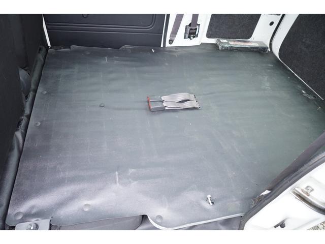 ハイゼットカーゴ ＤＸ　ＳＡＩＩＩ　４速ＡＴ　純ＬＥＤ　ナビＢカメラＥＴＣ　キーレスＰＷ　横滑り防止　衝突被害軽減ブレーキ　１オ－ナ　Ｔチェ－ン（8枚目）