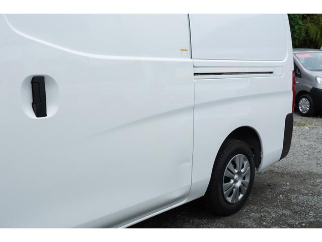 ＮＶ３５０キャラバンバン ロングＤＸ　冷蔵冷凍０℃　コールドスター　キーレスＰＷ　５ドア平床　法人１オ－ナ記録簿　Ｔチェ－ン（34枚目）
