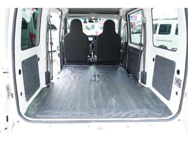 ハイゼットカーゴ ＤＸ　ＳＡＩＩＩ　４速ＡＴ　ナビＢカメラＥＴＣ　キーレスＰＷ　横滑り防止　スマアシ　法人１オ－ナ　Ｔチェ－ン（9枚目）