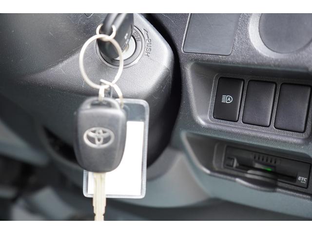 TOYOTA HIACE VAN LONG DX