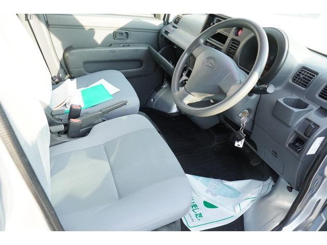 ハイゼットカーゴ ＤＸ　４速ＡＴ　ＥＴＣキ－レスＰＷ　２オ－ナ記録簿　Ｔチェ－ン（13枚目）