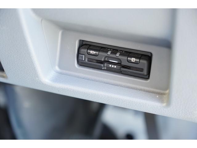 ＮＶ３５０キャラバンバン ロングＤＸターボ　４ＷＤ　寒冷地仕様　禁煙　ナビＢカメラＢカメラＥＴＣ　電格ミラ－　後ヒーター　後窓　Ｗエアバック　法人１オ－ナ記録簿５枚　Ｔチェ－ン（21枚目）