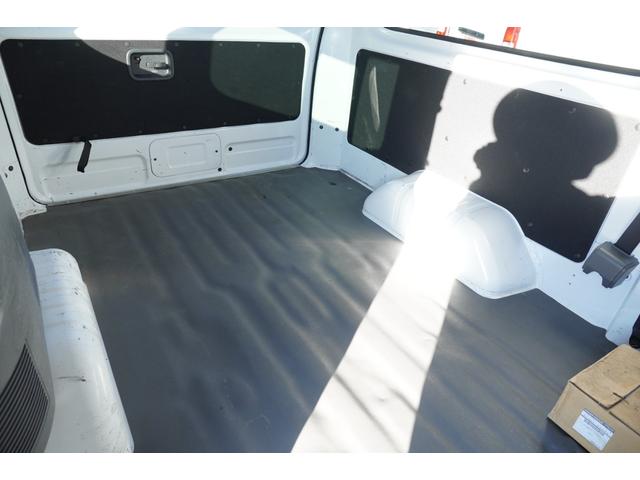 ＮＶ３５０キャラバンバン ロングＤＸターボ　４ＷＤ　寒冷地仕様　禁煙　ナビＢカメラＢカメラＥＴＣ　電格ミラ－　後ヒーター　後窓　Ｗエアバック　法人１オ－ナ記録簿５枚　Ｔチェ－ン（26枚目）