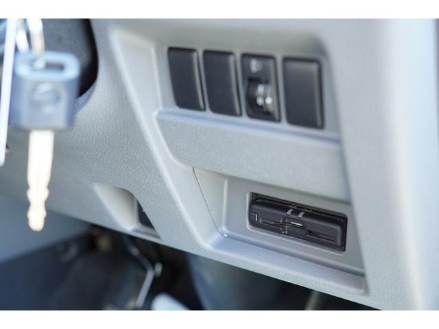 ＮＶ３５０キャラバンバン ロングＶＸ　Ｗエアコン後窓　ナビＢカメラＥＴＣ　キ－レスＰＷ　電格ミラ－　エマブレ　Ｗエアバック　後席左右分割可倒式　エマブレ　法人１オ－ナ記録簿（24枚目）