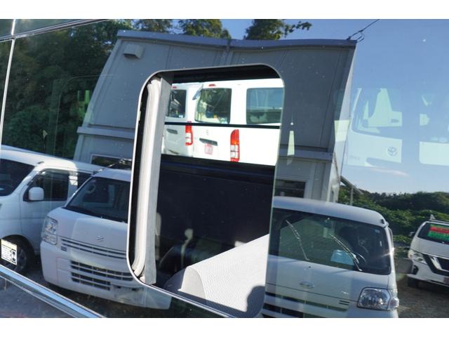 ＮＶ３５０キャラバンバン ロングＤＸ　ナビＥＴＣキ－レスＰＷ　５ドア６人乗　低床　後窓　２オ－ナ記録簿１２枚　Ｔチェ－ン（23枚目）