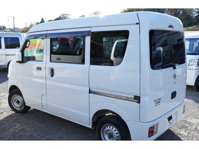 ＮＶ１００クリッパーバン ＤＸ　ＧＬセーフティパッケージ　４ＷＤ　４速ＡＴ　禁煙　ナビＢカメラＥＴＣ　キ－レスＰＷ　電格ミラ－　横滑り防止　後ソナー　法人１オ－ナ　記録簿Ｔチェ－ン（2枚目）