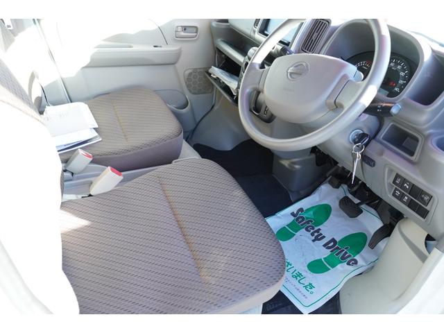 ＮＶ１００クリッパーバン ＤＸ　ＧＬセーフティパッケージ　４ＷＤ　４速ＡＴ　禁煙　ナビＢカメラＥＴＣ　キ－レスＰＷ　電格ミラ－　横滑り防止　後ソナー　法人１オ－ナ　記録簿Ｔチェ－ン（13枚目）