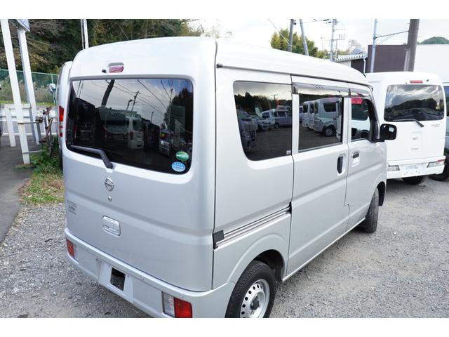 NV100クリッパーバン DX GLセーフティパッケージ 4WD 4速AT フルセグナビBカメラETC キーレスPW 電格ミラ- 横滑り防止 後ソナー 法人1オ-ナ記録簿 関東仕入れ(3枚目)