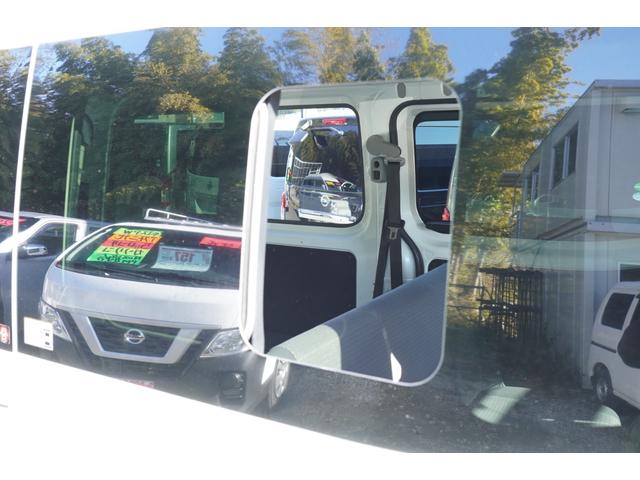 ���A�X���C�h�K���X