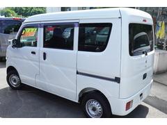 働く車（商用バンとトラック・トランスポーター、そして営業車）の専門店です！自社認証整備工場にて国家資格整備士がキチンと整備してご納車させて頂きます。 2