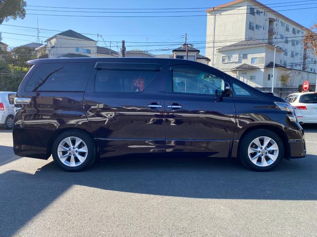 ヴェルファイア ２．４Ｚ　ＲＩＣＯＮ製車いす乗降リフト付車両　８人乗り　左側パワースライドドア　ナビ　Ｂｌｕｅｔｏｏｔｈ接続　地デジＴＶ　スマートキー　プッシュスタート　バックカメラ（6枚目）