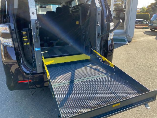 ヴェルファイア ２．４Ｚ　ＲＩＣＯＮ製車いす乗降リフト付車両　８人乗り　左側パワースライドドア　ナビ　Ｂｌｕｅｔｏｏｔｈ接続　地デジＴＶ　スマートキー　プッシュスタート　バックカメラ（24枚目）