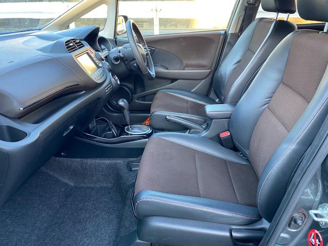 フィットシャトルハイブリッド ハイブリッド ワンオーナー スマートキー ナビ バックカメラ 地デジTV クルコン ステアリングスイッチ オートライト ETC 記録簿(13枚目)