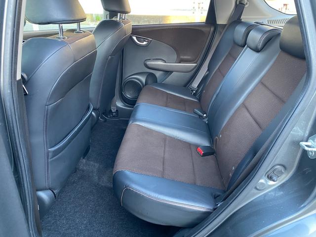 フィットシャトルハイブリッド ハイブリッド ワンオーナー スマートキー ナビ バックカメラ 地デジTV クルコン ステアリングスイッチ オートライト ETC 記録簿(14枚目)