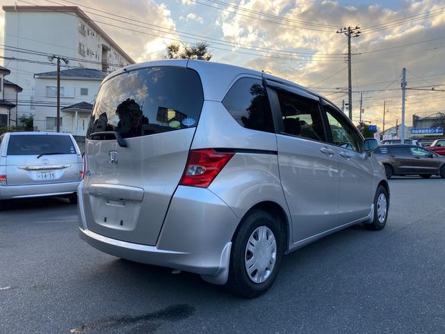 フリード Ｇ　ハイウェイエディション　左側パワースライドドア　キーレス　ＥＴＣ　ナビ　バックカメラ　オートエアコン　ウインカー付きドアミラー（8枚目）