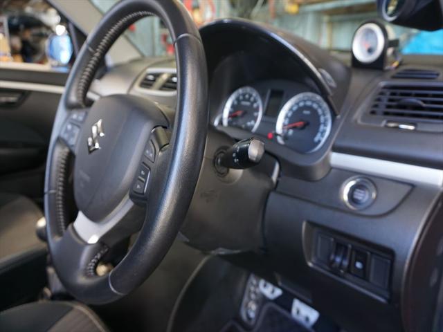 スイフト ＲＳ　禁煙車　カーボンボンネット　３連メーター　車高調　マフラー　ストラットタワーバー　外ドアミラー　ＺＥＲＯ１０００パワーフィルター　ＳチューンＥＣＵ　外マフラー　１６インチアルミ　ＥＴＣビッグスロットル（72枚目）