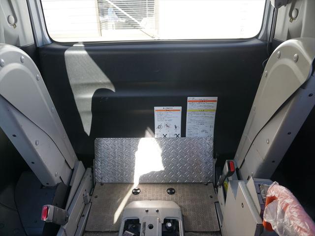 セレナ 　福祉車両チェアキャブスィングリフトアーム　車いす仕様　乗車定員６名　車両非課税　ロング１年保証　取説保証書　キーレス　スペアキー　禁煙車　クールーズコントロール　エコモード　両側オートクロージャー（68枚目）