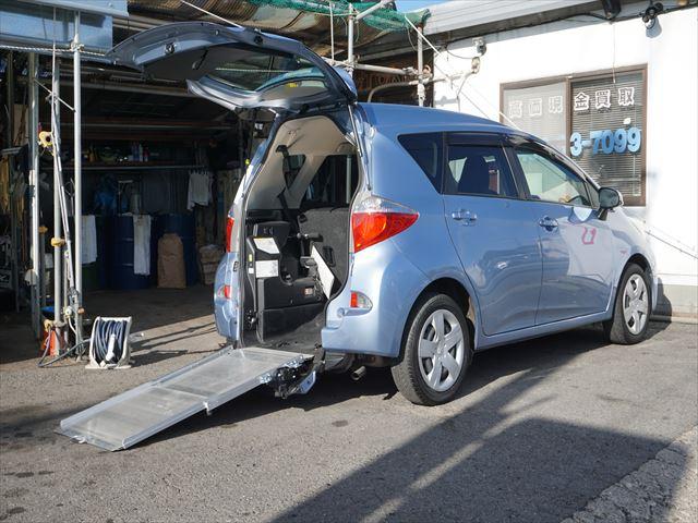 　福祉車両　Ｇ車いす仕様車タイプ１助手席側リヤシート付　禁煙車　電動固定装置　後退防止ベルト　車高調整　純正ＳＤナビ　ワンセグテレビ　バックカメラ　ＥＴＣ　キーレス(8枚目)