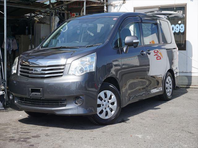 ノア 　福祉車両ＸＬセレクションウェルキャブ車車いす仕様車スロープタイプ１車いす２脚仕様　７名禁煙車　左パワードア　キーレス　ウィンチ用リモコン　ＨＩＤ　ナビ　取説　ウィンカーミラー　１年保証（7枚目）