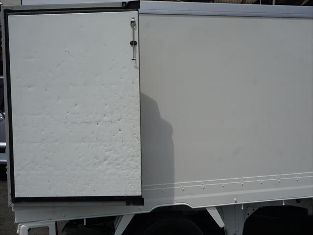 タウンエーストラック 　冷凍冷蔵東光冷熱エンジニアリングマイナス５度　箱東海特装車　禁煙車　バイザー　取説　タイミングチェーン（40枚目）