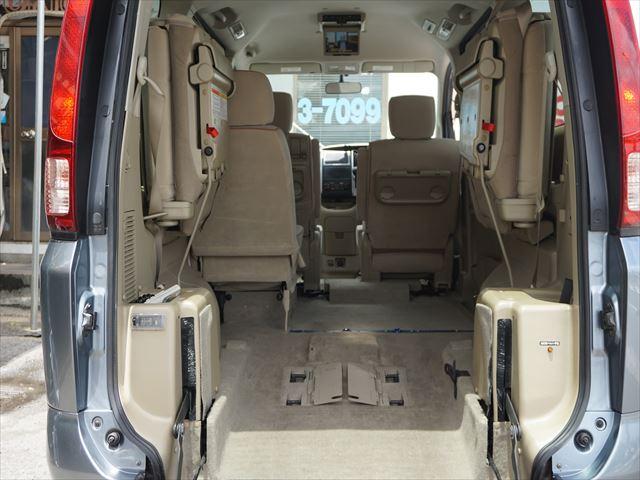 セレナ 　福祉車両チェアキャブ電動スロープ　車いす１名２列目右側　電動ウィンチ　ウィンチ用リモコン　ストラーダナビフルセグバックカメラ　キーレス　禁煙車　７名　ＥＴＣ　車高調整付　リヤエアコン　後部席モニター（30枚目）