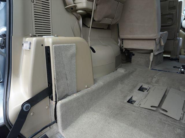 セレナ 　福祉車両チェアキャブ電動スロープ　車いす１名２列目右側　電動ウィンチ　ウィンチ用リモコン　ストラーダナビフルセグバックカメラ　キーレス　禁煙車　７名　ＥＴＣ　車高調整付　リヤエアコン　後部席モニター（49枚目）