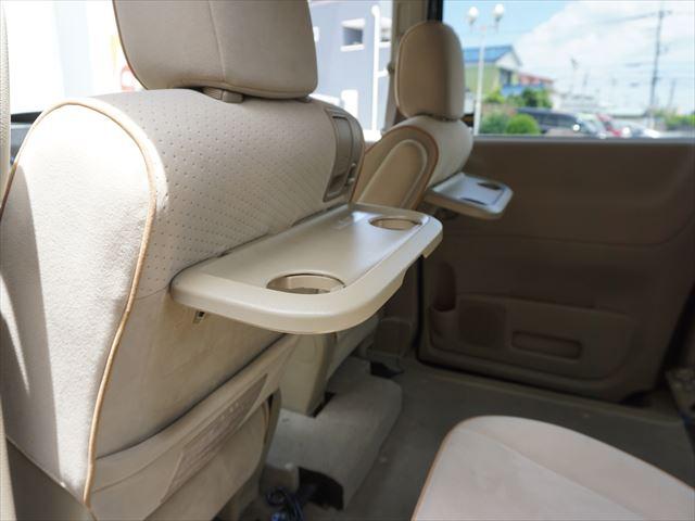 セレナ 　福祉車両チェアキャブ電動スロープ　車いす１名２列目右側　電動ウィンチ　ウィンチ用リモコン　ストラーダナビフルセグバックカメラ　キーレス　禁煙車　７名　ＥＴＣ　車高調整付　リヤエアコン　後部席モニター（69枚目）