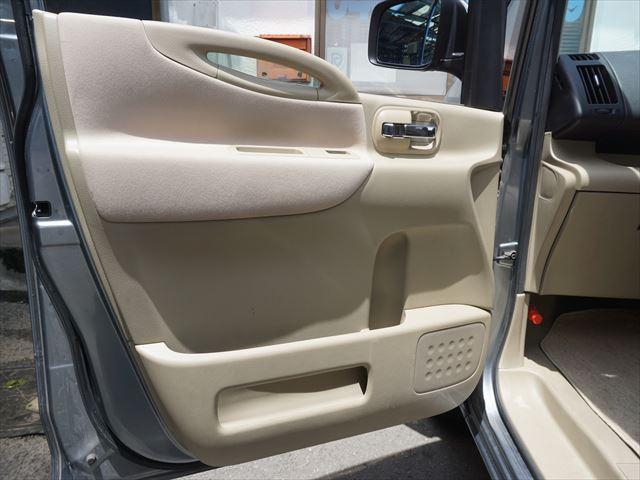 セレナ 　福祉車両チェアキャブ電動スロープ　車いす１名２列目右側　電動ウィンチ　ウィンチ用リモコン　ストラーダナビフルセグバックカメラ　キーレス　禁煙車　７名　ＥＴＣ　車高調整付　リヤエアコン　後部席モニター（70枚目）
