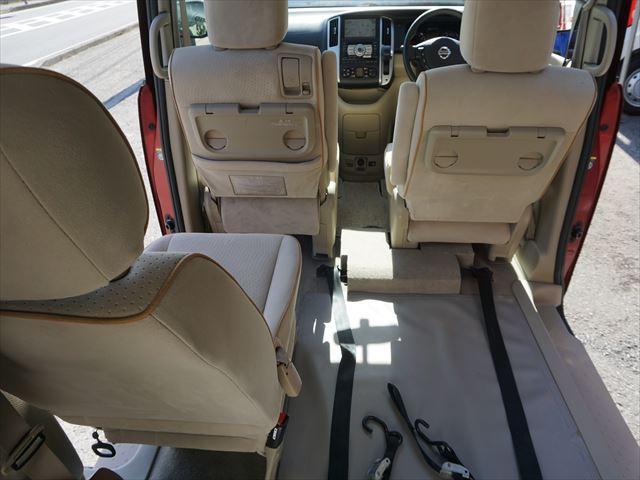 セレナ 　福祉車両チェアキャブスロープ車いす２名　２列目電動ウィンチ３列目後退防止ベルト電動固定装置　走行４６４７６キロ　禁煙車　キーレス　ウィンチリモコン　純正ナビバックカメラ　取説（36枚目）