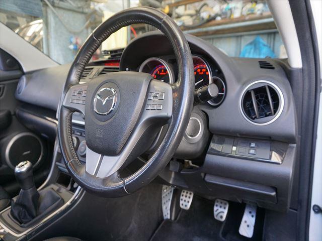 アテンザスポーツ ２５Ｚ　禁煙車　スマートキー２個　６速マニュアル　ＨＩＤライト　ハーフレザーシート　運転席パワーシート　純正１８インチアルミ　プッシュ式スタート（40枚目）