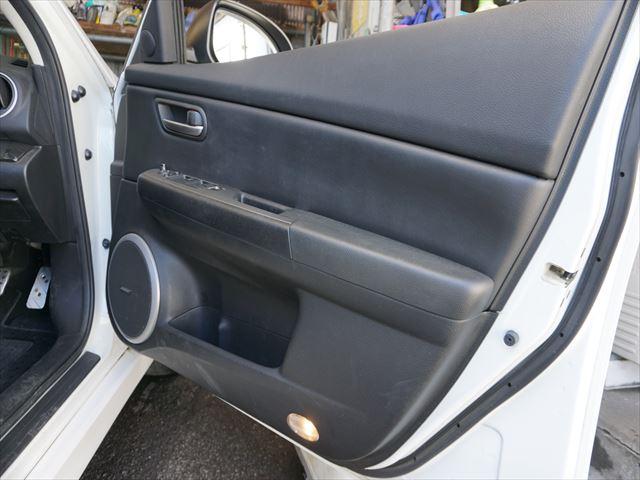 アテンザスポーツ ２５Ｚ　禁煙車　スマートキー２個　６速マニュアル　ＨＩＤライト　ハーフレザーシート　運転席パワーシート　純正１８インチアルミ　プッシュ式スタート（42枚目）