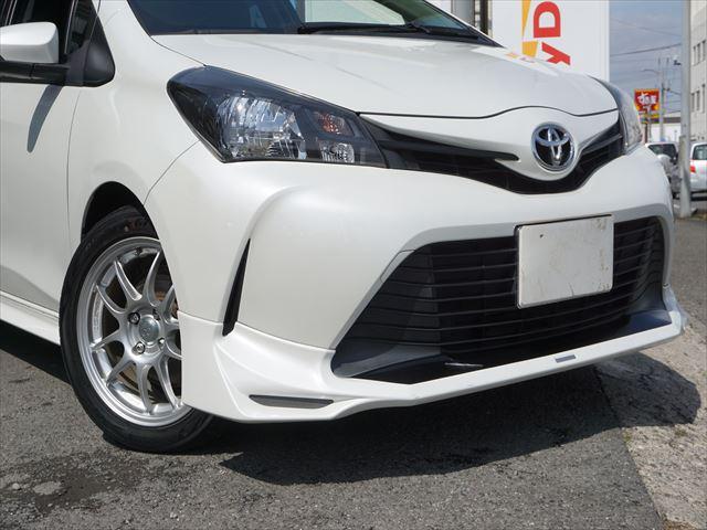 ヴィッツ 　ＴＲＤスポーツパッケージ　禁煙車　保証書　ルーフブラック　フロントスポイラー　リヤバンパースポイラー　サイドスカート　オイルキャップ　シフトノブ　シートカバー　ナビバックカメラ　ルームミラードラレコ（22枚目）