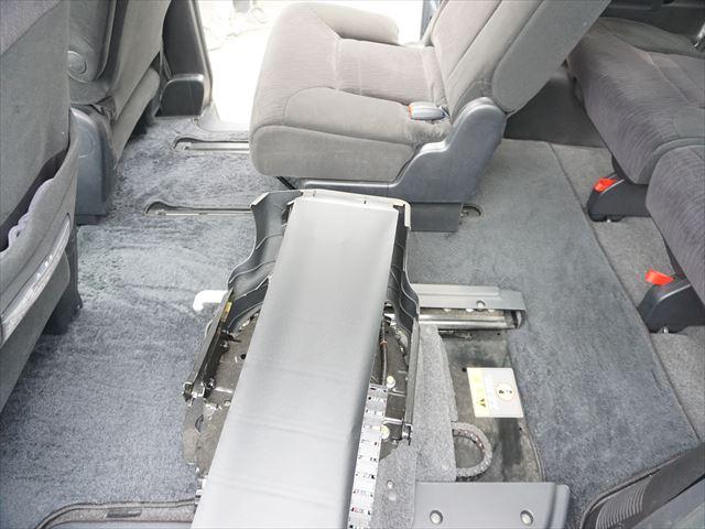 セレナ 　福祉車両アンシャンテセカンドスライドアップシートリモコン付　左パワードア　純正ナビバックカメラ　スマートキー（77枚目）