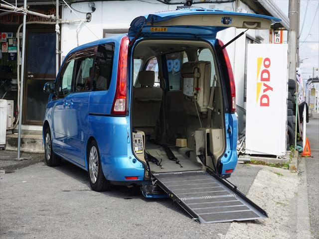 セレナ 　福祉車両チェアキャブ電動スロープ７人乗り車いす２名仕様　２列目電動ウィンチ３列目後退防止ベルト電動固定装置　インテリジェントキー　禁煙車　イオンクリーン（22枚目）
