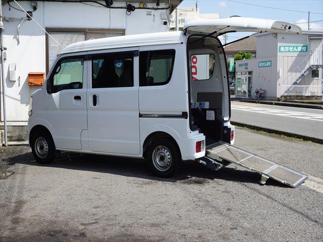 エブリイ 　福祉車両車いす移動車助手席側リヤシート付スロープ電動ウィンチ　手すり　４人乗り　ウィンチリモコンカロッツェリアナビ　キーレス　禁煙車　５ＧＳ　セカンド発進付　１年保証（9枚目）