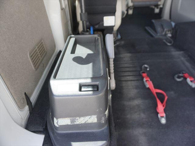 エブリイ 　福祉車両車いす移動車助手席側リヤシート付スロープ電動ウィンチ　手すり　４人乗り　ウィンチリモコンカロッツェリアナビ　キーレス　禁煙車　５ＧＳ　セカンド発進付　１年保証（33枚目）