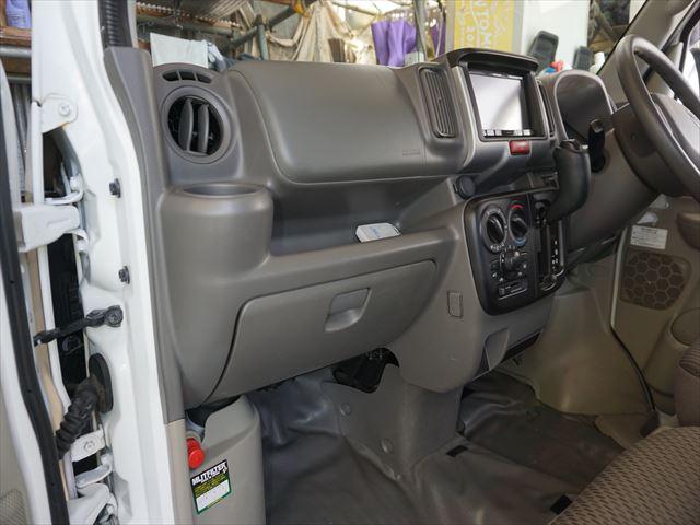 エブリイ 　福祉車両車いす移動車助手席側リヤシート付スロープ電動ウィンチ　手すり　４人乗り　ウィンチリモコンカロッツェリアナビ　キーレス　禁煙車　５ＧＳ　セカンド発進付　１年保証（68枚目）