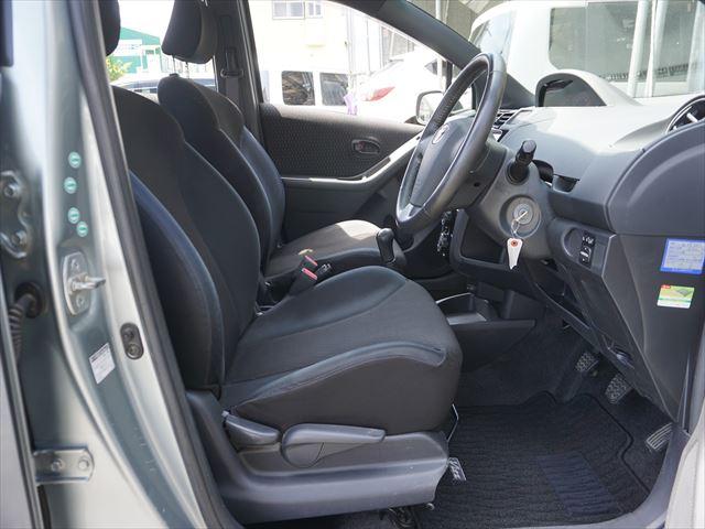 ヴィッツ ＲＳ　禁煙車　走行３９３７０キロ　５速マニュアル（68枚目）