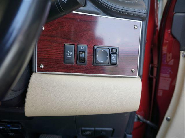 ビュート 　禁煙車　取説　パナソニックナビ　地デジ　革調シート　スマートキー２個　プッシュ式スタート　ＥＴＣ（49枚目）