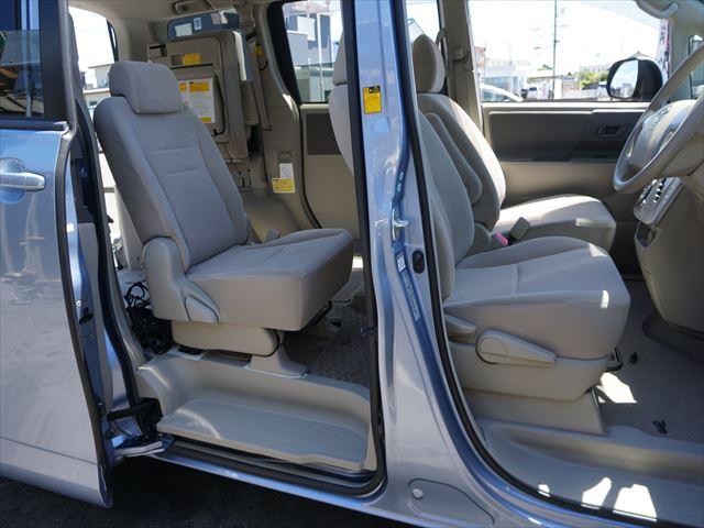 ノア 　福祉車両ＧＬセレクションクルマイスシヨウスロープタイプタイプ１　２列目電動ウィンチ　車イス１名　走行１７７０５キロ　左パワースライドドア　禁煙車　キーレス　ドライブレコーダー（62枚目）