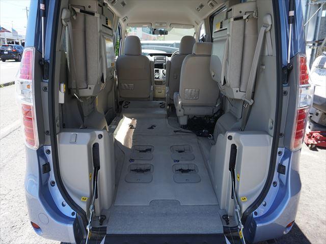 ノア 　福祉車両ＧＬセレクションクルマイスシヨウスロープタイプタイプ１　２列目電動ウィンチ　車イス１名　走行１７７０５キロ　左パワースライドドア　禁煙車　キーレス　ドライブレコーダー（63枚目）