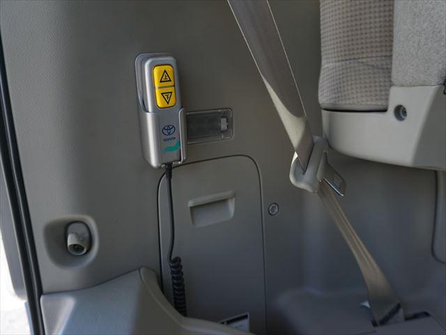 ノア 　福祉車両ＧＬセレクションクルマイスシヨウスロープタイプタイプ１　２列目電動ウィンチ　車イス１名　走行１７７０５キロ　左パワースライドドア　禁煙車　キーレス　ドライブレコーダー（74枚目）