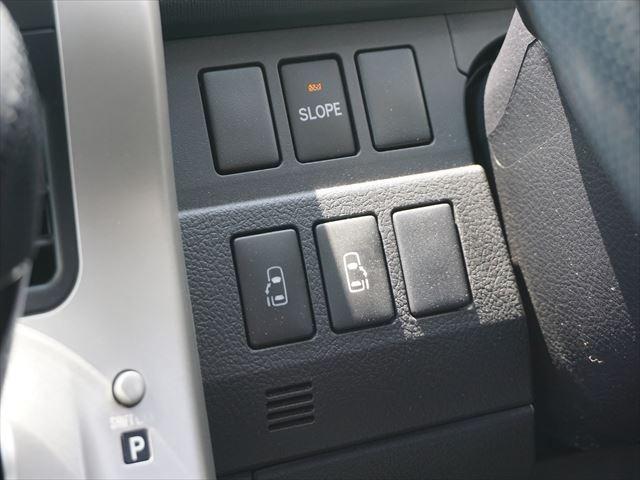 ヴォクシー 　福祉車両電動スロープ２列目車いす１名電動ウィンチ電動固定装置７名　禁煙車　両側パワードア　ナビフルセグテレビバックカメラ　スマートキー２個　プッシュ式スタート（33枚目）