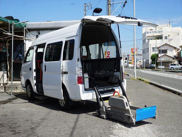 キャラバンバス 　福祉車両チェアキャブリフタークルマイス２基Ｍ仕様１０人乗りストレッチャー　８ナンバー左オートステップ　走行１２４５５キロ　禁煙車　キーレスオートステップ（22枚目）