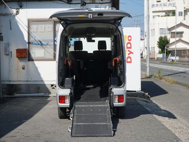 エブリイワゴン 　福祉車両車いす移動車分割式リヤシート　電動ウィンチ　ウィンチリモコン　車両非課税　スマートキー２個　エクリプスナビ　取説保証書　リヤヒーター　手すり　１年保証（3枚目）