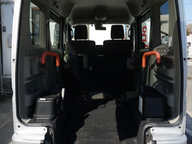 エブリイワゴン 　福祉車両車いす移動車分割式リヤシート　電動ウィンチ　ウィンチリモコン　車両非課税　スマートキー２個　エクリプスナビ　取説保証書　リヤヒーター　手すり　１年保証（31枚目）